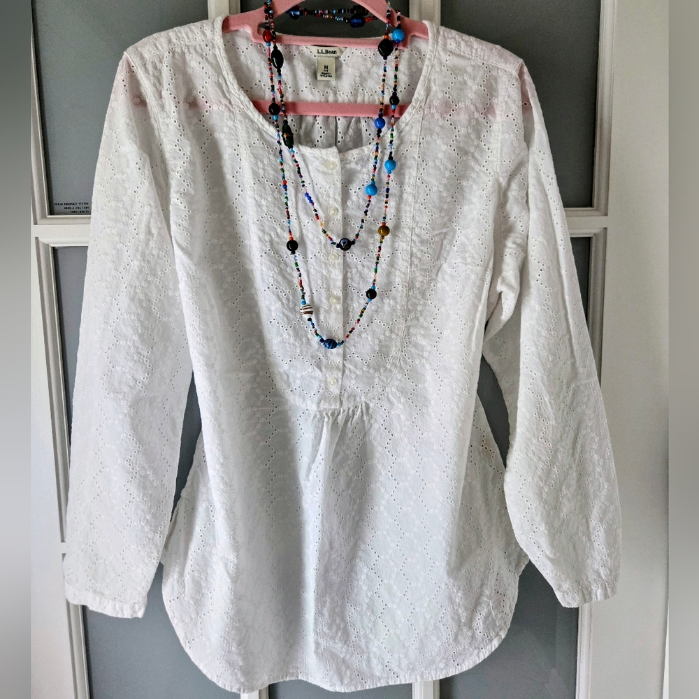 🌸 L.L.Bean 100% Cotton White Eyelet Long Sleeved Blouse Petite Medium 🌸